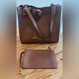 $15 SUPER SALE! Perfect Fall Bag!
Large Calvin Klein Brown Tote Bag + Pouch